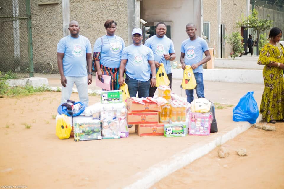 Dons de vêtements, jouets et vivres aux enfants des mères incarcérées au sein de la MAISON D’ARRET ET DE CORRECTION D’ABIDJAN le 21 janvier 2023.